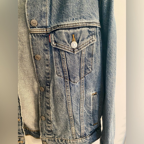 Levi’s Original Denim Trucker Jacket “All Mine” Medium Wash Women’s Medium - Picture 6 of 7